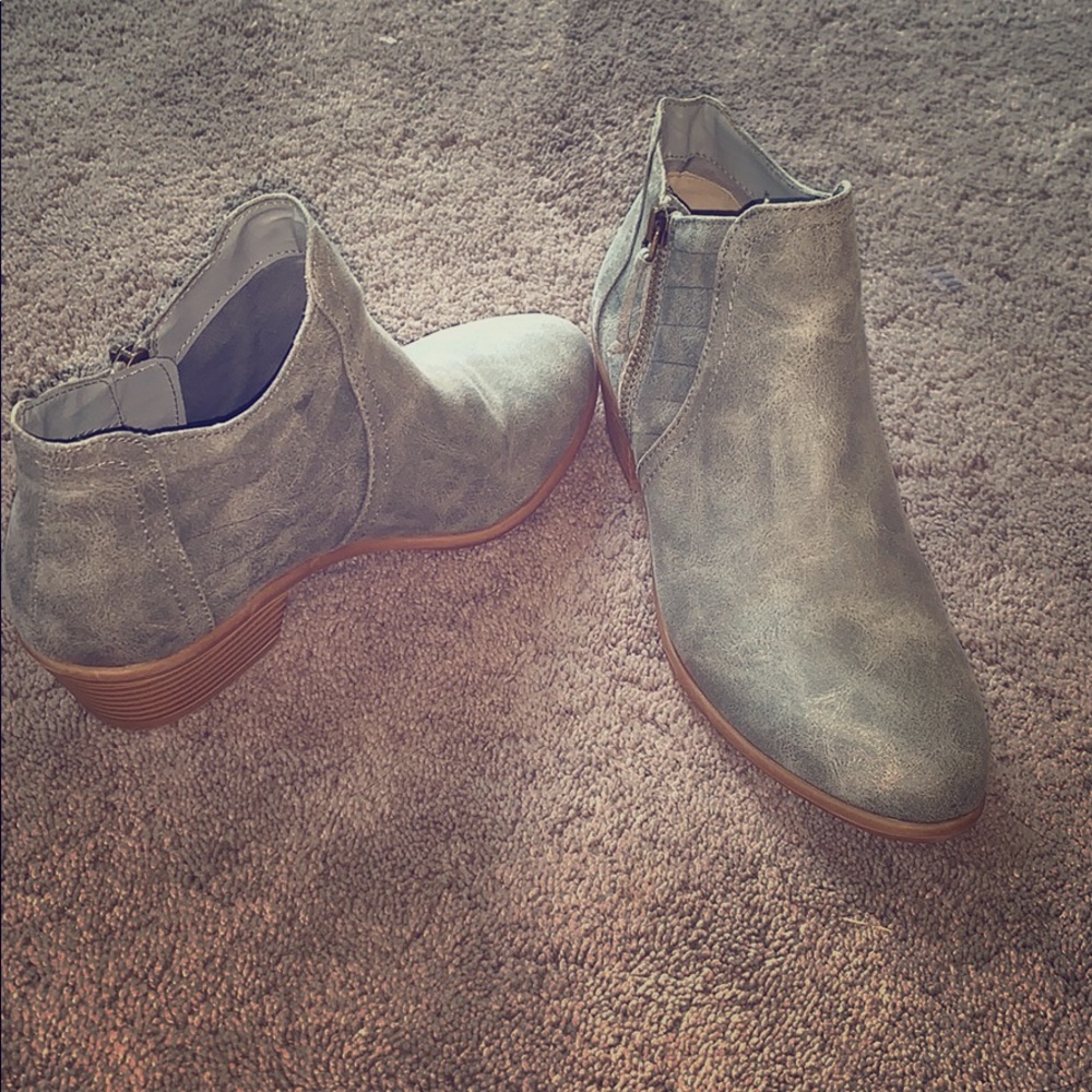 Cute wedged mini boots (never worn)